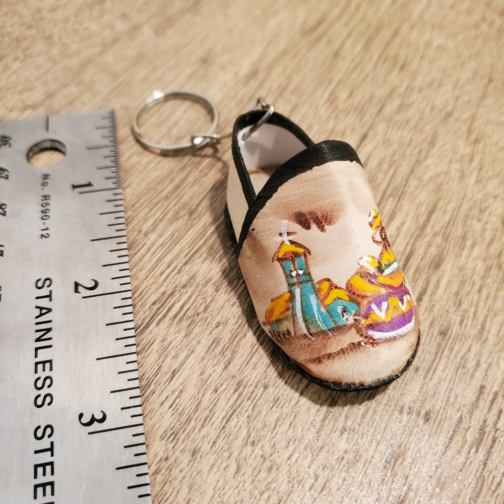 Handmade Peruvian shoe keychain